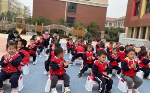 20211112新城园区小班宝贝成长记新闻_html_5b387687.jpg