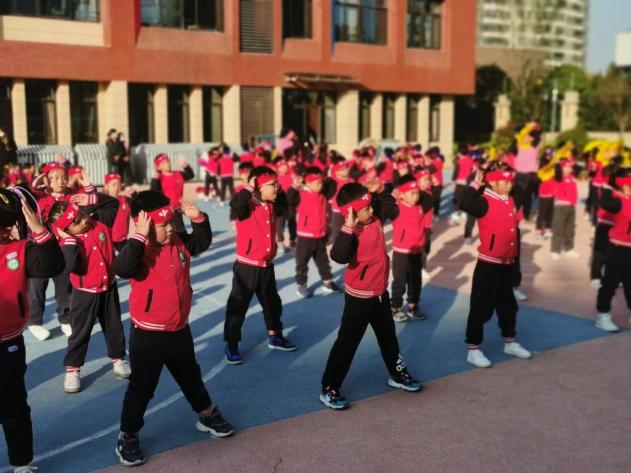 20211118新城早操比赛(1)_html_m5e3bf361.jpg