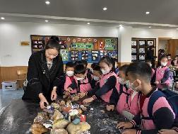 【生活燕幼·年级组动态】燕幼中心园“小学初体验，衔接零距离”——大班社区活动参观小学_html_5920e28e.jpg