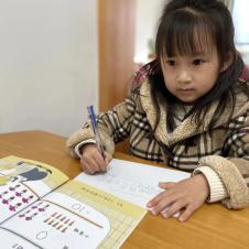 【生活燕幼·教研组动态】下庙分园：“共沐书香，阅享成长” ——语言组绘本表征记录本分享_html_m33f71c5e.jpg