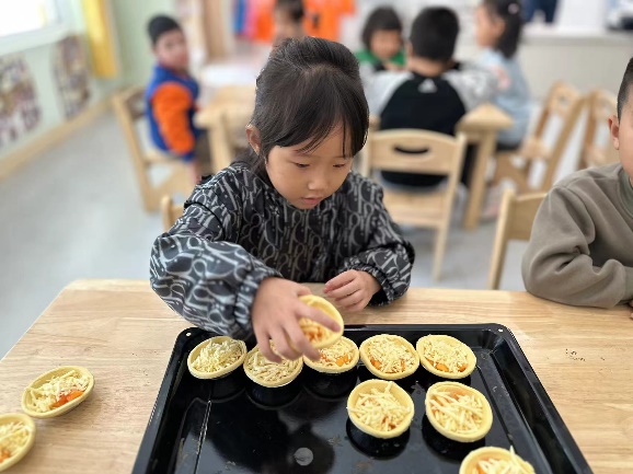 20241023  【生活燕幼&middot;园区动态】“霜降至，柿子红”——舌尖上的节气之霜降_html_m16de1515.jpg