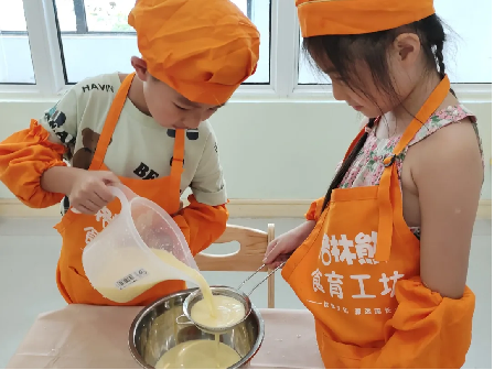 20240927【生活燕幼&middot;园区动态】萌娃庆生，童趣飞扬——九月“小桃子”集体生日会_html_m144f2aae.png