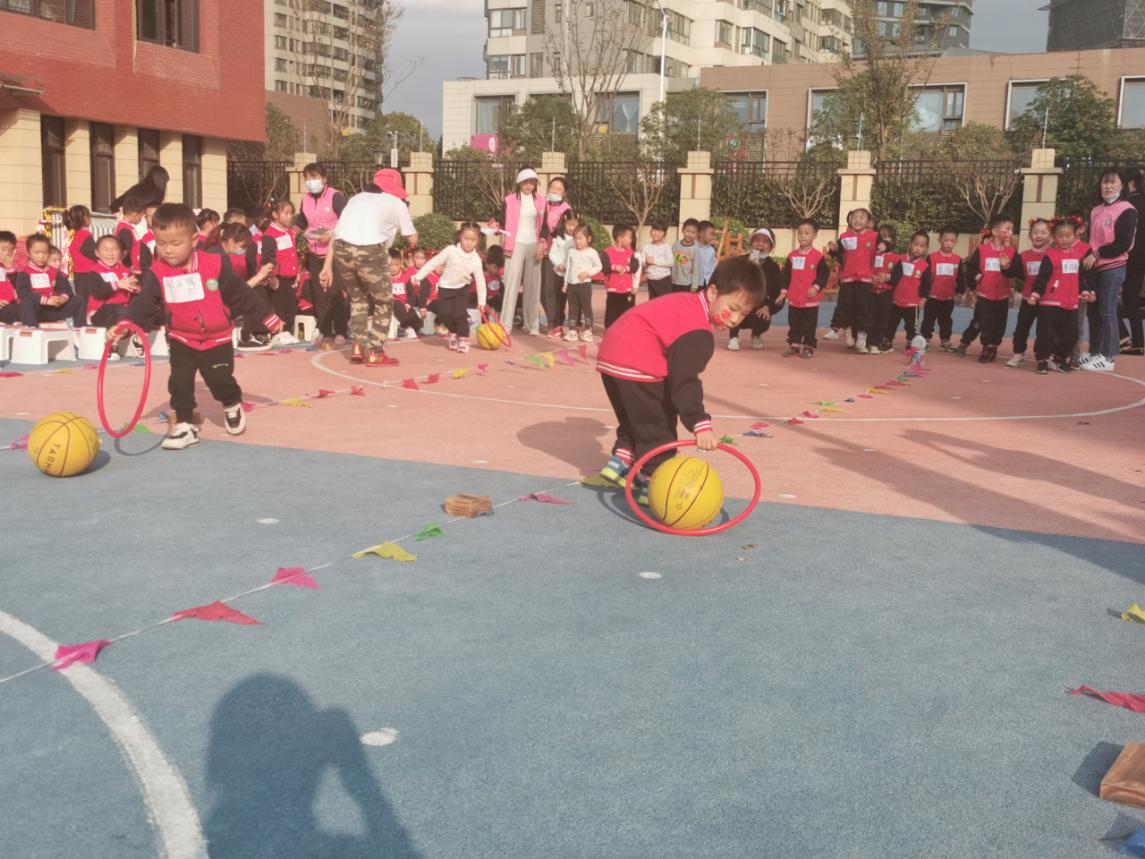 20201118【年级组动态】新城园区中班年级组运动会_html_4c499133.jpg
