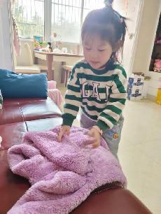 20230303燕幼中心园联合祥和雅苑社区开展“小小雷锋在行动”藏区儿童衣物募集活动_html_6c5056a4.jpg
