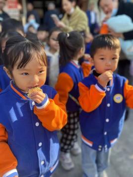 20231123【生活燕幼·园区动态】燕鸣苑分园：走，我们去买菜——中班年级组社会实践活动_html_6c65c62a.jpg