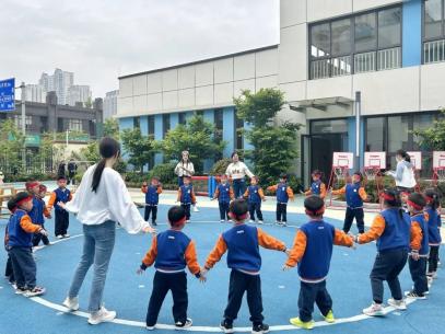 20230428 【生活燕幼·园区动态】燕鸣苑分园：我健康 我运动 我快乐——小班春季运动会活动_html_1790e48d.jpg