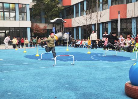 20241217 【生活燕幼·园区动态】燕鸣苑分园：“运动悦童心，亲子伴成长”——亲子运动会_html_m173b248.jpg
