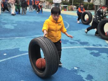 20241217 【生活燕幼·园区动态】燕鸣苑分园：“运动悦童心，亲子伴成长”——亲子运动会_html_m28aaa6bd.jpg