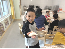 @20241220   【生活燕幼·园区动态】燕鸣苑分园：“温暖过冬至，快乐包饺子”——舌尖上的节气之冬至(2)_html_748db8.png