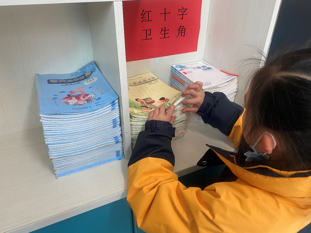 学雷锋，我们一直在行动新闻稿_html_m4c62ddf4.jpg
