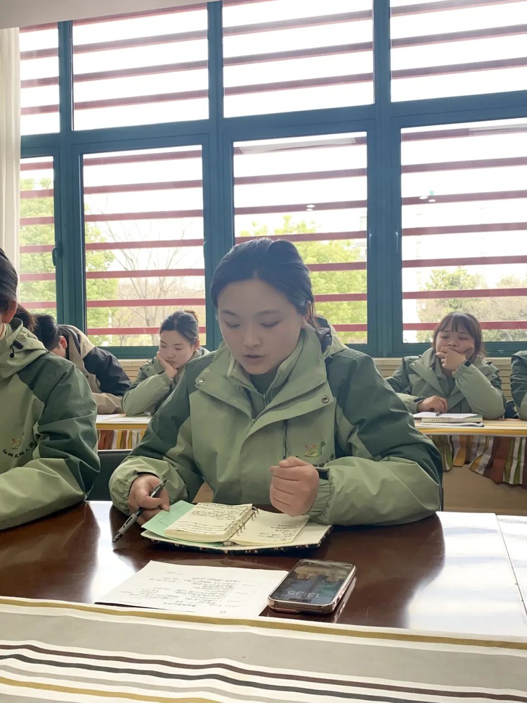 临时_html_24caade2.jpg