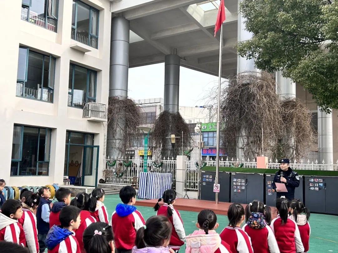 临时_html_b601eb5.jpg