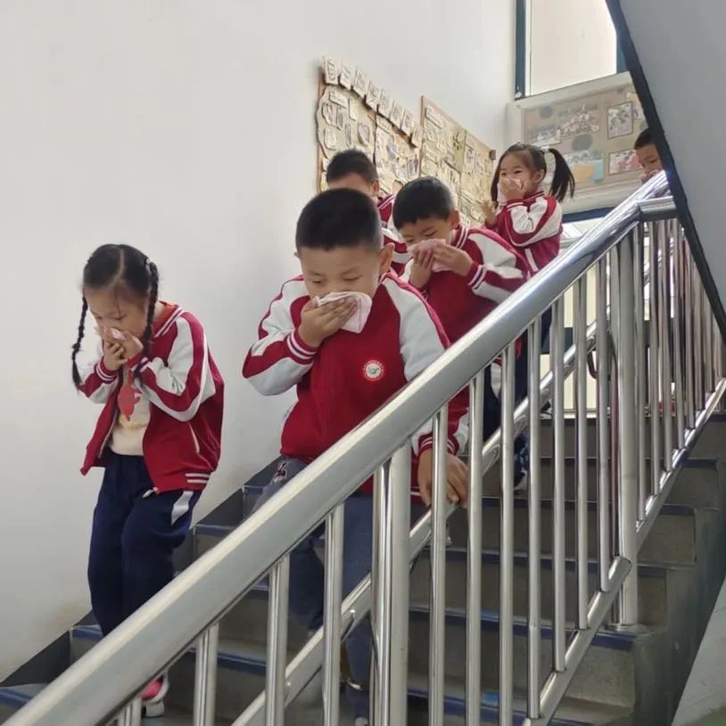 临时_html_2767dcb7.jpg