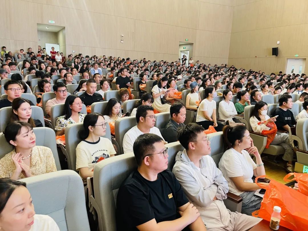 临时_html_4c6c1663.jpg