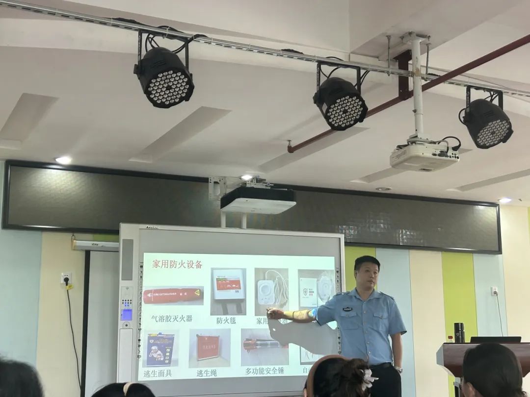 临时_html_7988cf9b.jpg