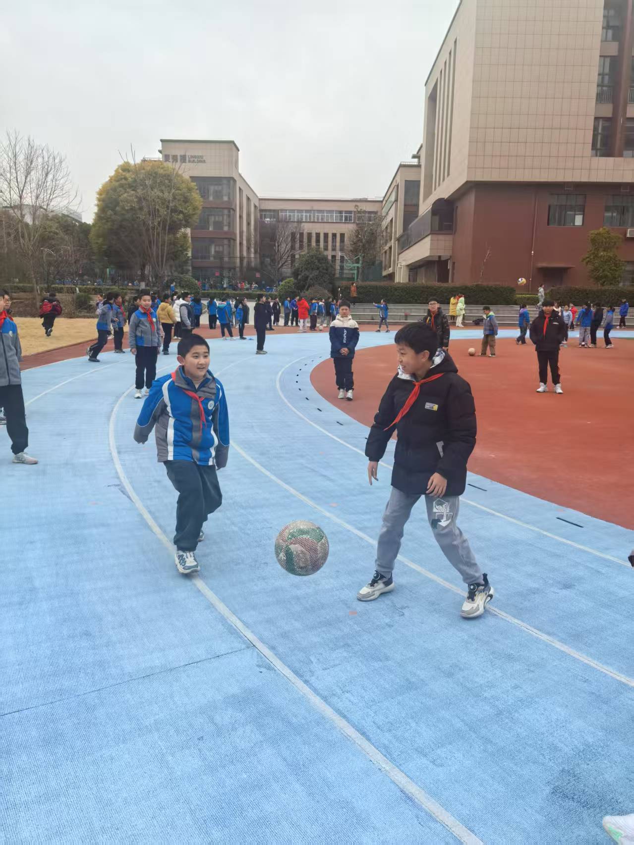 【大爱青秀·教学】活力校园，健康你我——南京市青秀城小学阳光体育大课间活动有序开展_html_m4e6548e0.jpg