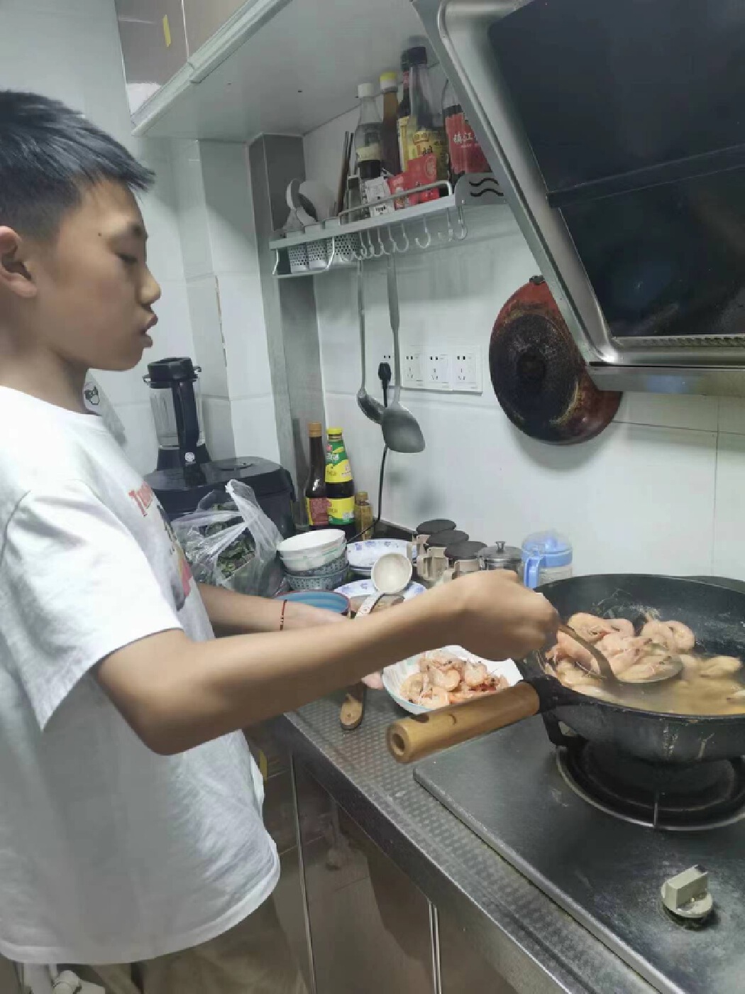 朱  婕-2023.8.28【大爱青秀&middot;少先队】劳动砺心智  实践促成长————记“沉浸式”家庭生活“陪伴”课程之暑期劳动月实践_html_1c65a7f9.jpg