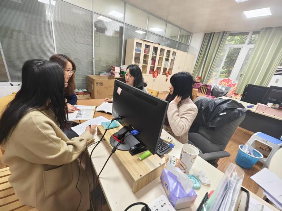 综合学科集体备课报道（五）_html_559eb6a1.jpg