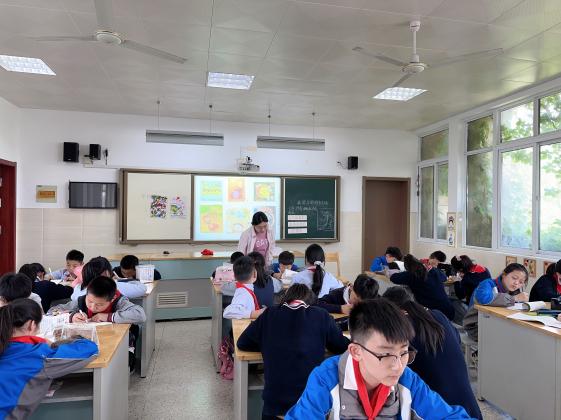彰显风采 共促成长 ——青秀城小学美术组教师公开课教研活动_html_463d3929.jpg
