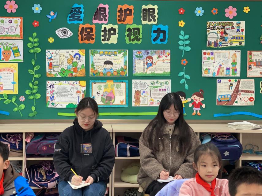 老师和同学报道_html_m118b4d05.jpg