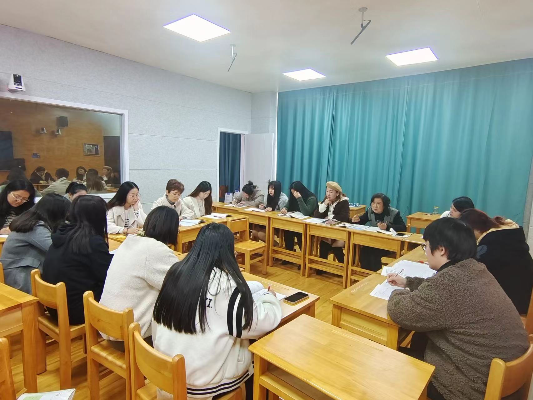 聚焦新课标 践行新理念 助力新课堂11.24_html_m4c0e0106.jpg