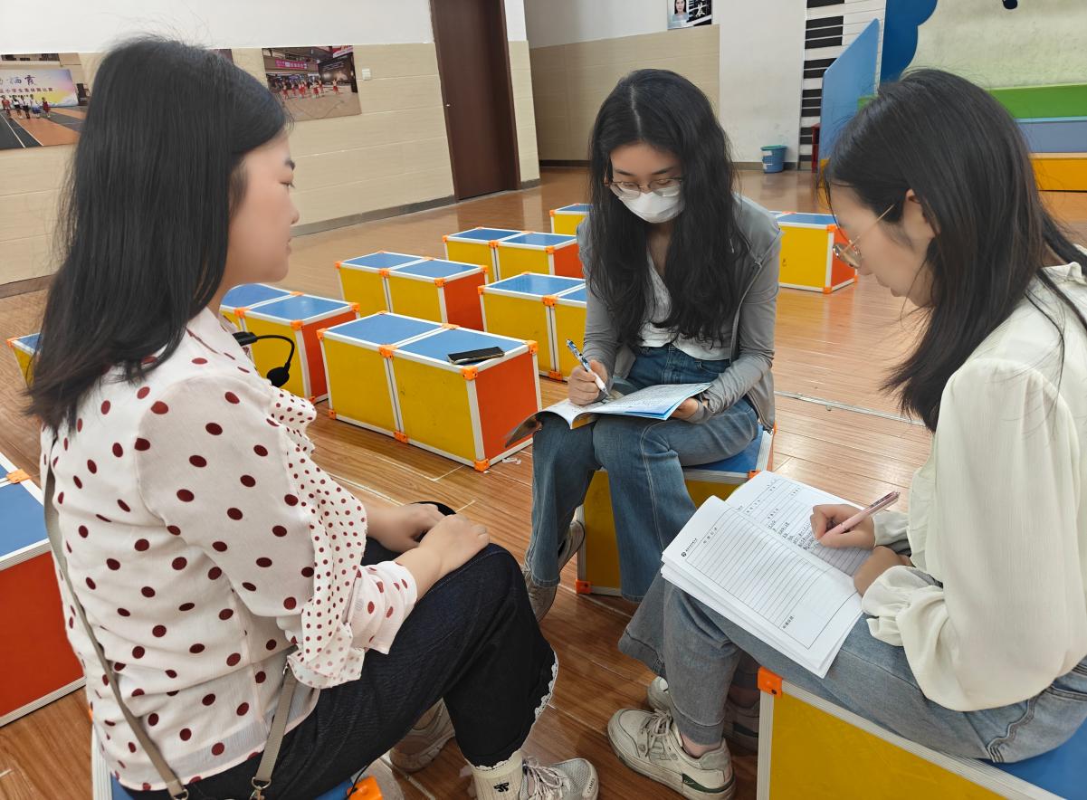 【大爱青秀】乐韵润心，共研成长——南京市青秀城小学音乐校本研修课活动（二）_html_m55c5cce6.jpg