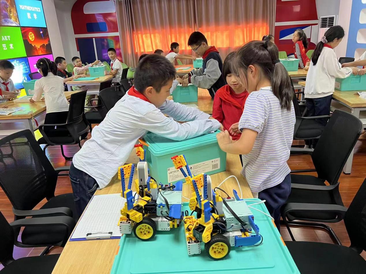 【大爱青秀】多彩社团，点亮快乐童年 ---青秀城小学社团活动