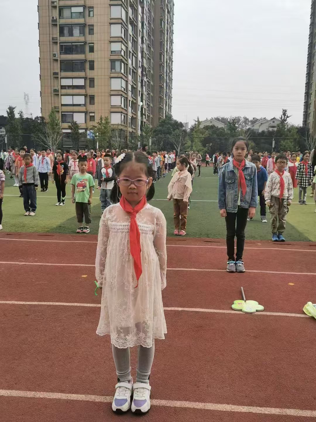 2025.6.23朱婕【大爱青秀&middot;记忆德育】六4比个耶 毕个业_html_6fdee86d.jpg