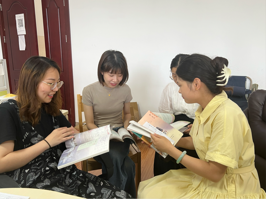 碰撞思维火花 共筑高效课堂_html_4a43099.png