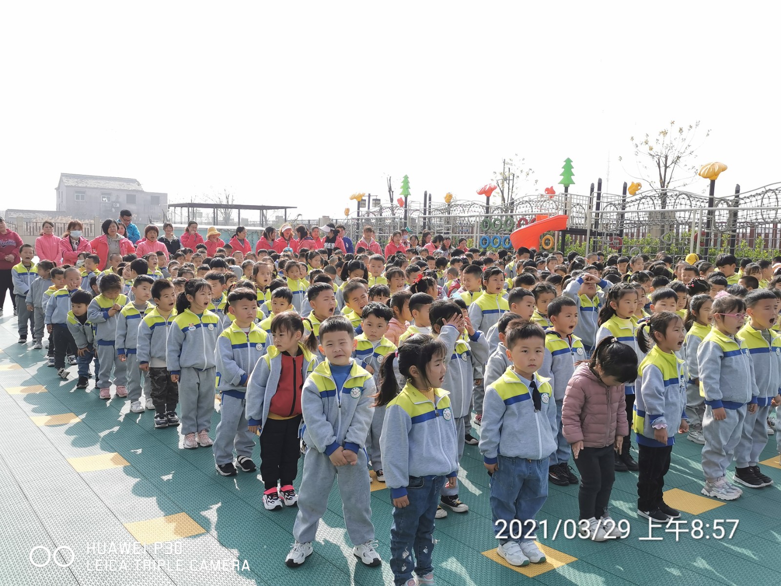 【乐活龙幼·安全第一】安全记心中，快乐共成长 ——记龙潭幼儿园龙岸二园升旗仪式活动