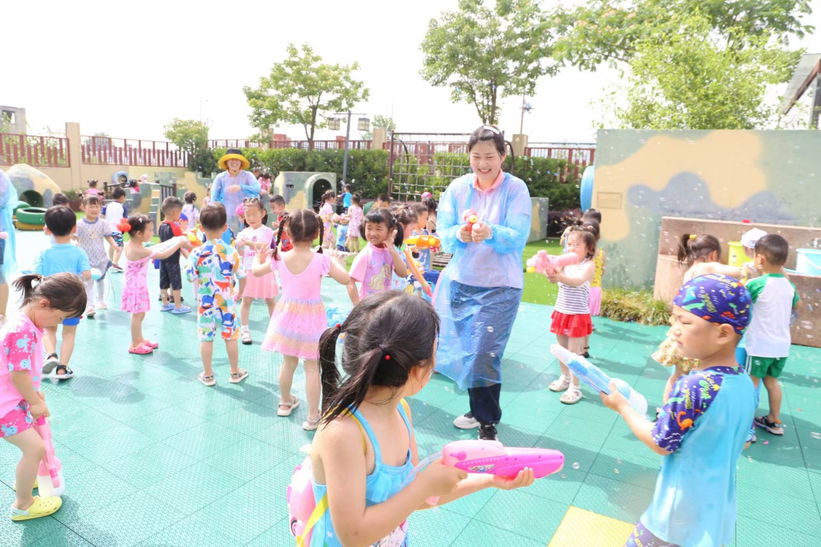 【乐活龙幼•党建】心怀热爱，一路向阳——龙潭幼儿园阙晨演教师先进事迹