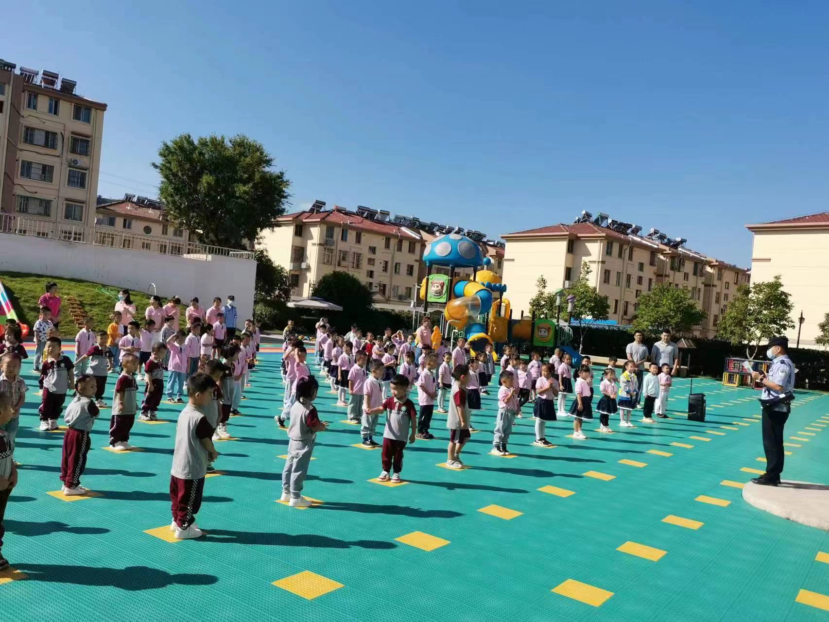 【乐活龙幼】安全第一课，护航新学期 ——记龙潭幼儿园龙景分园开学升旗仪式