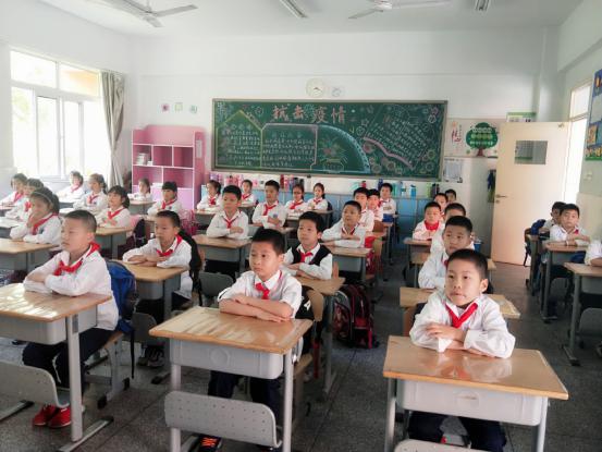 2020.5.18开学典礼暨升旗仪式通讯稿_html_421c7848.jpg