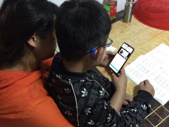 如何帮助孩子学会情绪调节和压力管理_html_1481e6a6.jpg