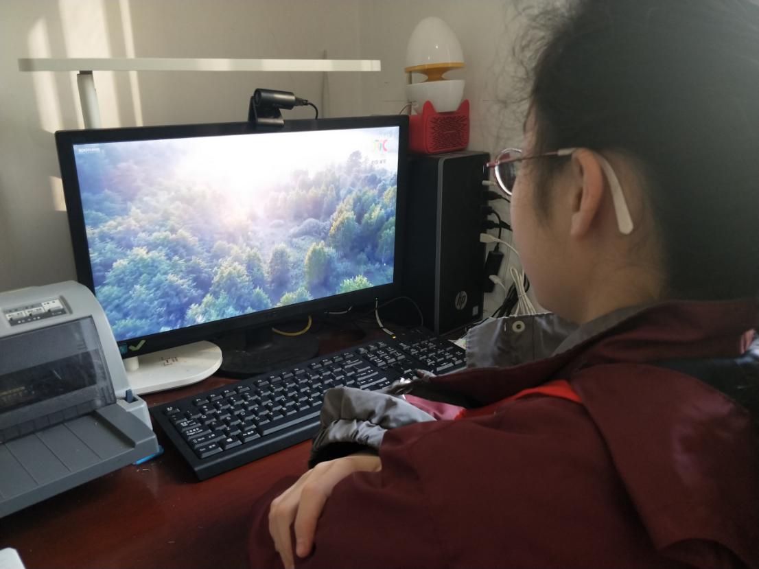 4.20线上升旗报道_html_184b2784.jpg