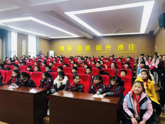 20210312预防近视主题讲座报道_html_m514a1437.jpg