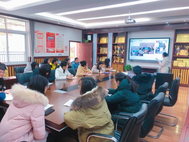 研而不辍，聚力同行  ——2021-2022第一学期教研组长总结会_html_3dc1b55b.jpg