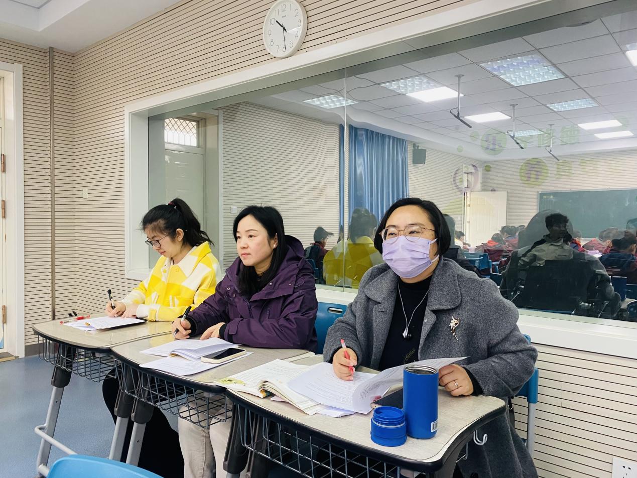 磨课研讨共进步  专家引领明方向——记栖霞区语文教研员陈瑶老师莅临指导_html_623fde27.jpg