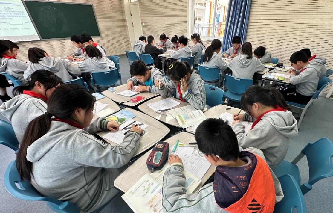 20240410周悦童学课堂报道_html_391722a9.jpg