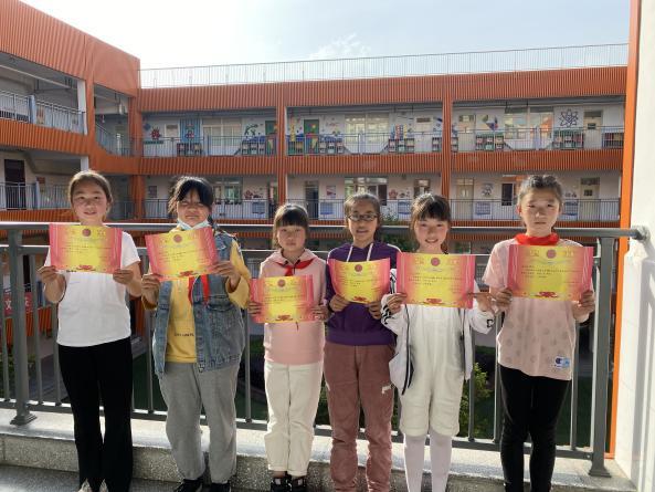 20210509英语组母亲节主题活动（王璐写）_html_6785a1e5.jpg