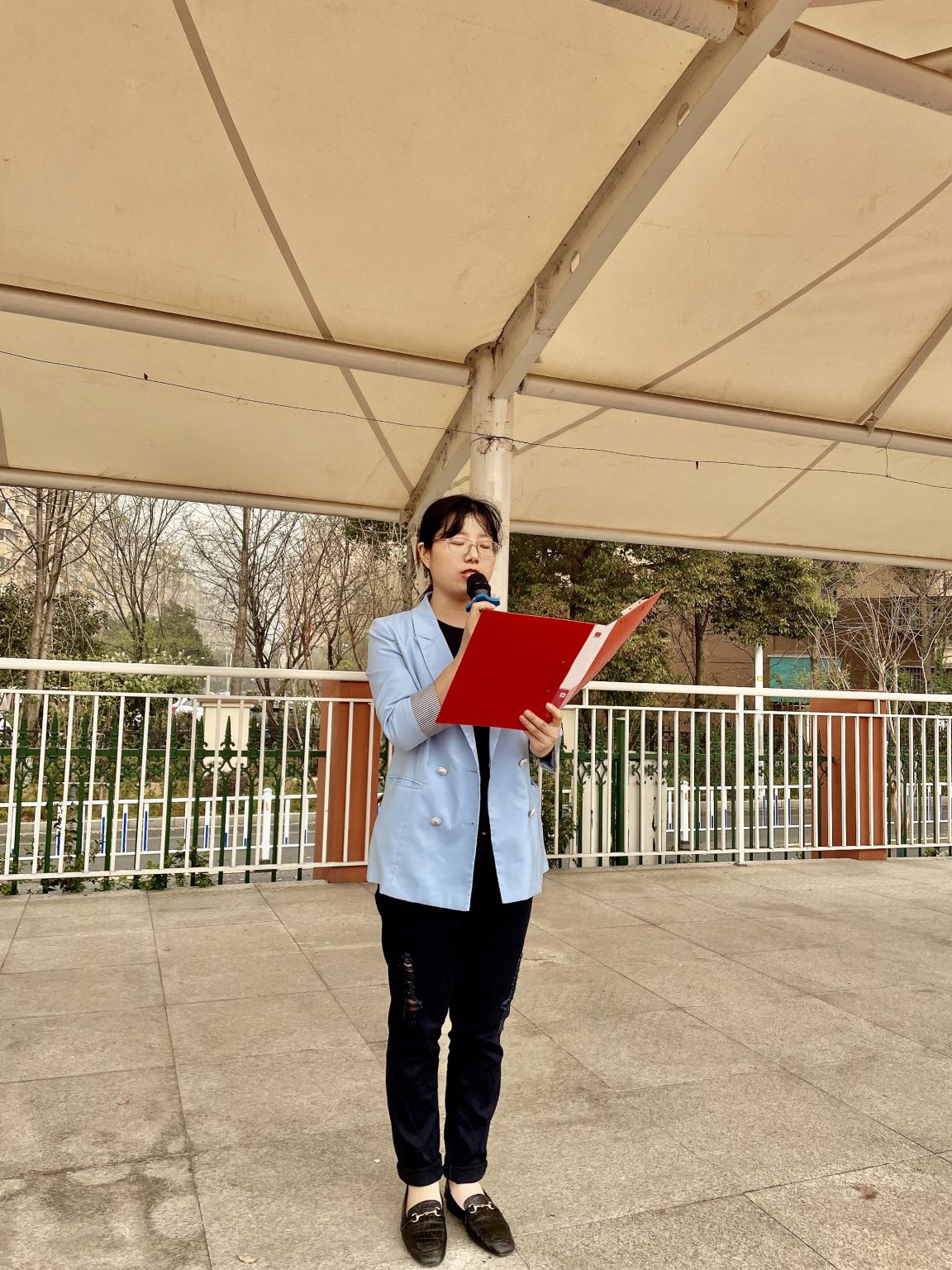 20220314第五周升旗新闻稿（高林平写）_html_63d8cbdc.jpg