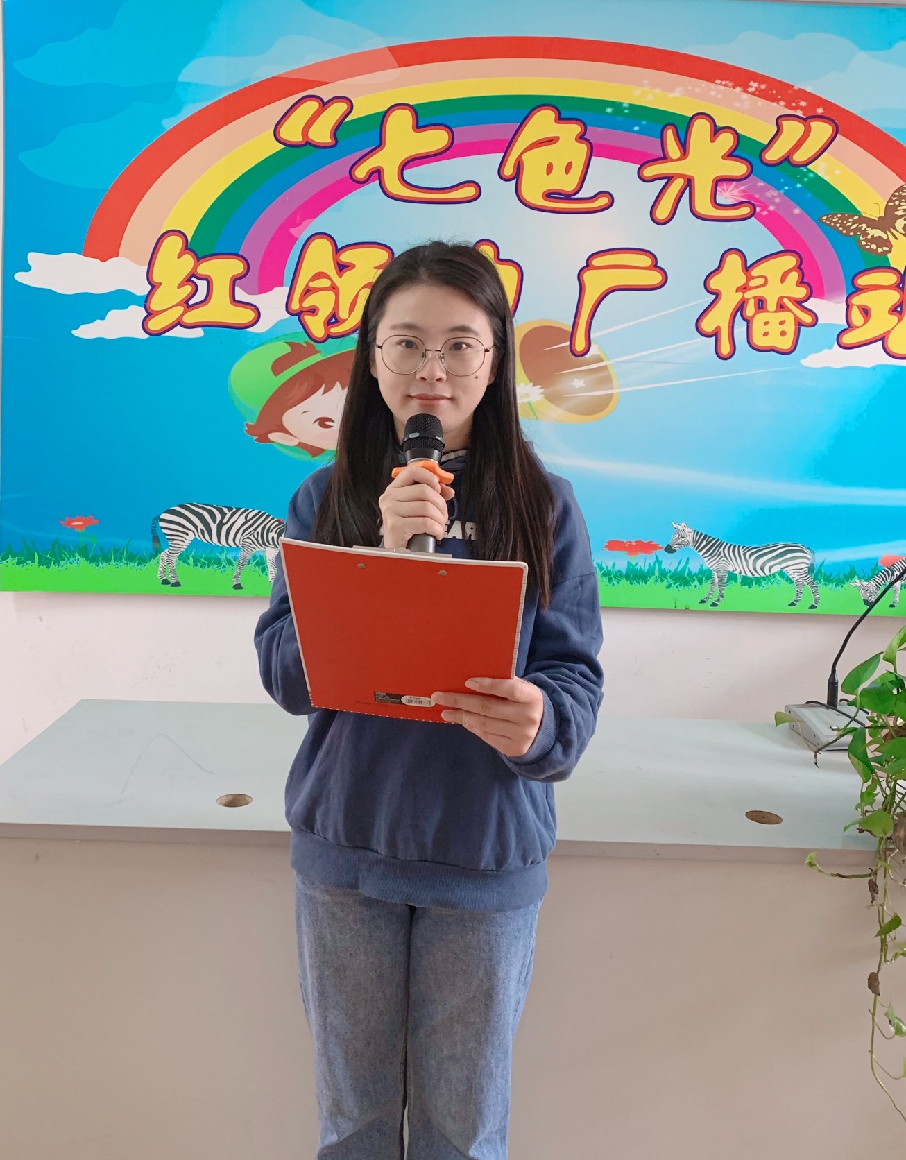 五4室内升旗仪式通讯稿_html_m676ba6d0.jpg