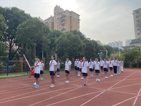 20230911第二周升旗仪式报道_html_m2c0a5851.jpg