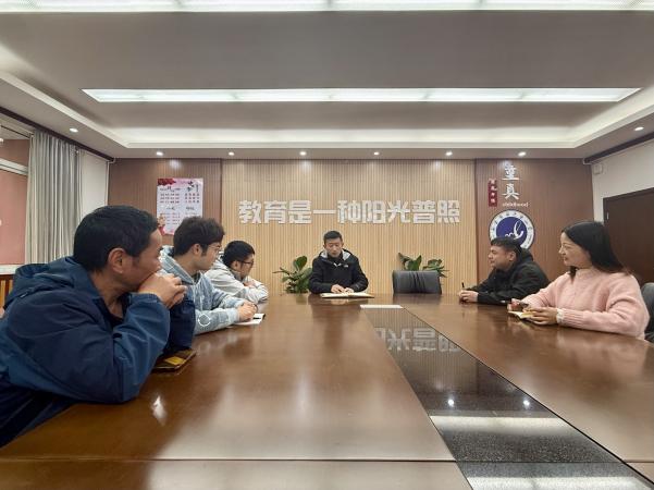 20250402集思广益共奋进，综合备课启新程 南湾营小学综合组校本研修（十二）_html_m6b35fe02.jpg