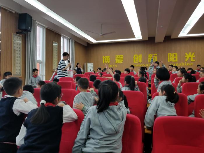 积古代诗词 悟中华文化——南湾营小学第六届汉字文化节系列活动_html_59e27880.jpg