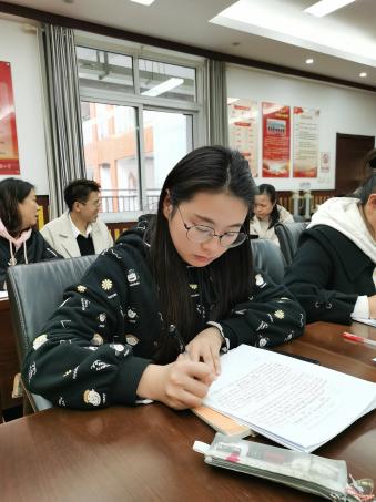 20221129语文组校本研修报道_html_1864602c.jpg