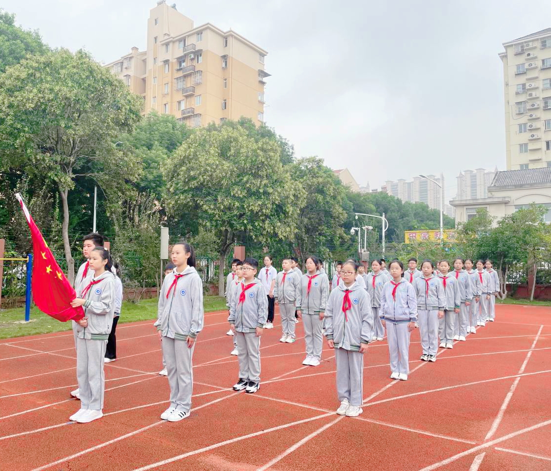 20230925六4升旗仪式通讯稿_html_2792fb4.jpg