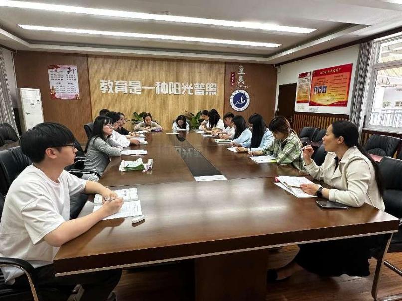 20250507数学组校本教研报道（黄娴写）_html_mb1a7013.jpg