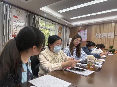 20250409语文组校本研修报道_html_m74019ff2.jpg