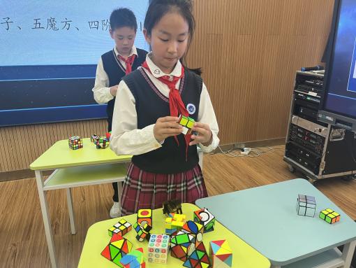 20240530数学节魔方比赛_html_74a689d3.jpg